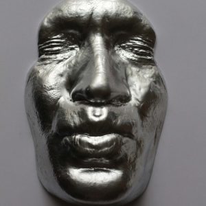 Silver effect Kiss 11x7cms