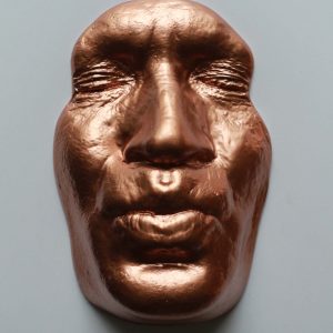 Copper effect Kiss 11x7cms